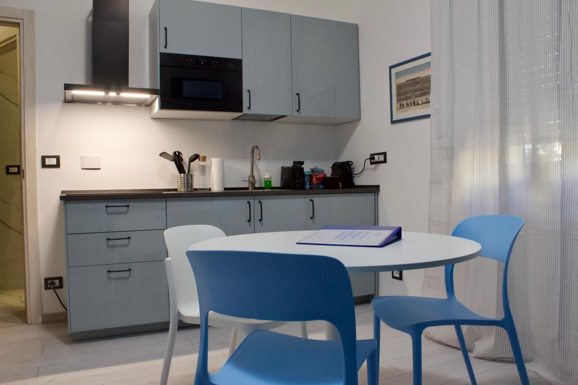 Apartment H2ome - Balbi In The Center Near The Station With Parking Genua